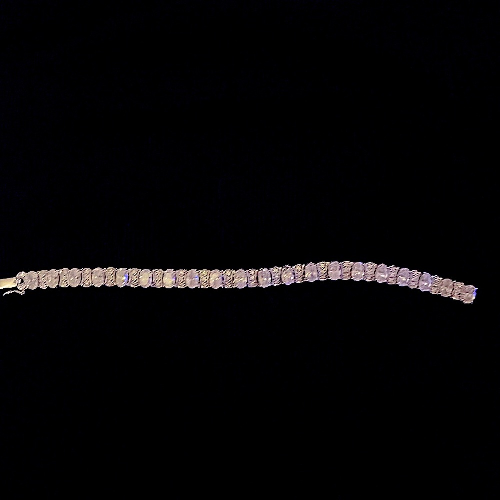 Unisex 8” 100% 925 no plating it is a gorgeous bracelet